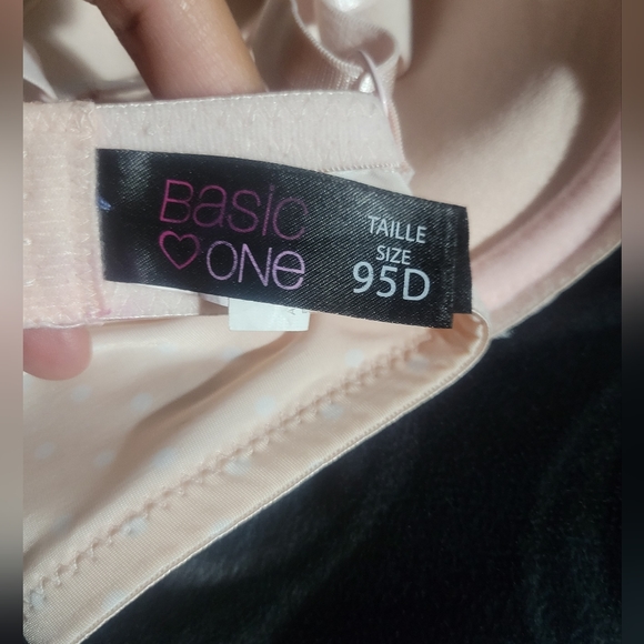 Beautiful bra - Picture 2 of 3